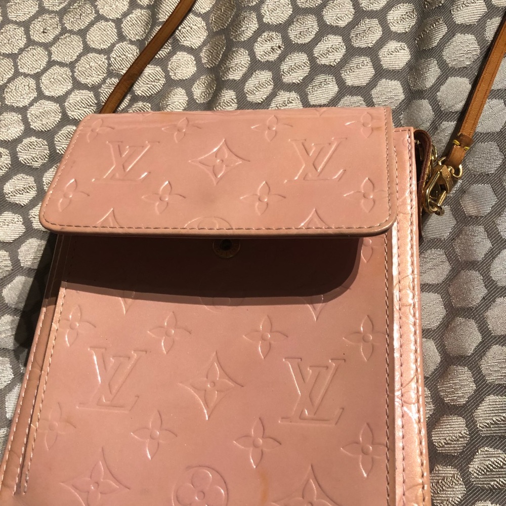 Louis Vuitton Vern is patent leather in pink